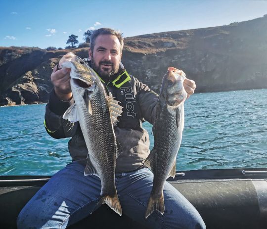 Même si souvent la taille des poissons pêchés en bordure est un peu moins élevée qu'au large, il est tout à fait possible de trouver quelques jolis spécimens.