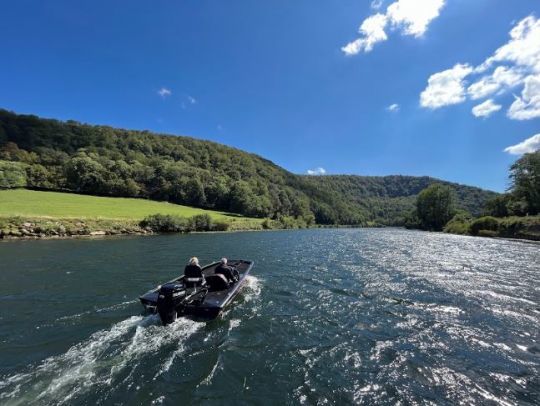 Un bass-boat pour mieux prospecter