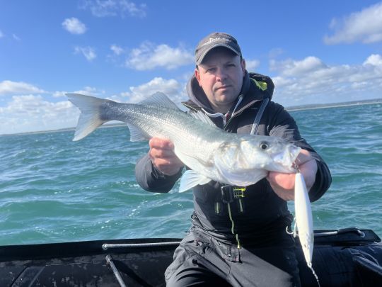  lorsque le vent souffle, je sors souvent un gros leurre de surface? Ici un Asturie 150 !