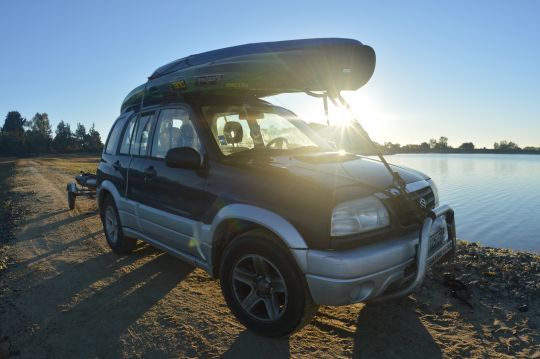 Il existe des remorques et chariots spécialement conçu pour déplacer son kayak