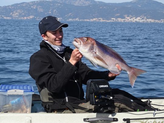 La pêche au vif cible les beaux poissons.