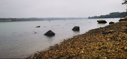 Sur ce type de spot, il est difficile de pêcher autrement qu'au leurre de surface.