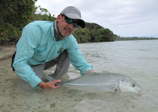 La carangue mouchetée est un poisson très rapide et puissant. Un vrai bolide sur les flats qui mettront votre matériel à rude épreuve!