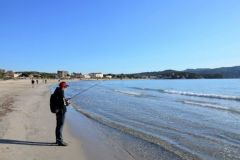 Pesca sulle spiagge sabbiose