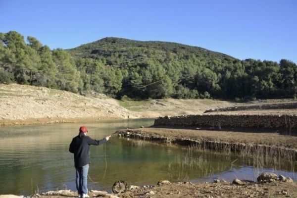 Iniziare a pescare a mosca, in acqua dolce o in mare