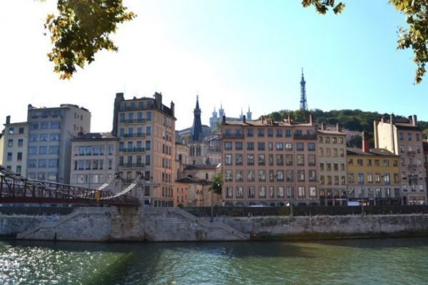 La Saona a Lione, una battuta di pesca in una grande città francese Pesca a Lione