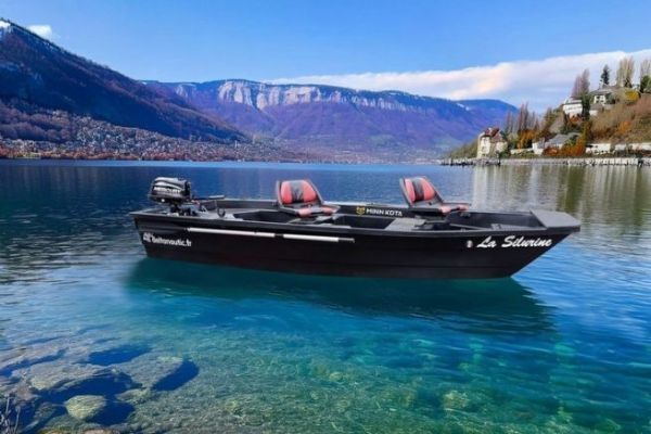 Pesca carnivora: Silurine 4m Black Fish, la barca di riferimento