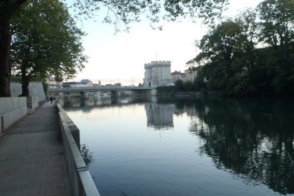 Pesca sulla Mosa a Verdun: la pesca di strada in un sito storico