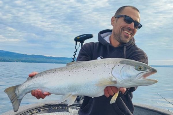 Pesca alla trota di lago