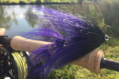 Le mosche articolate sono molto attraenti per i lucci