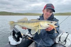 Pesca con tubo galleggiante al luccioperca