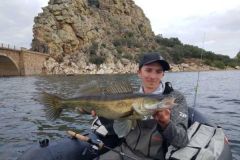 Pesca con il gommone nei laghi dell'Estremadura