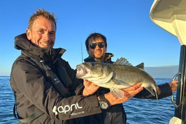 Spigola catturata con stickbait all'alba