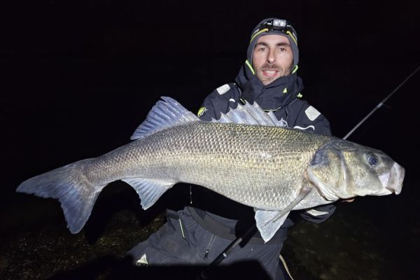 Vi presentiamo Laurent Bouvet: uno specialista nel rintracciare i grandi bar notturni!