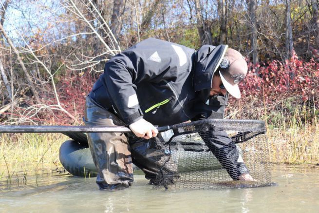 La pesca invernale con la canna da galleggiante richiede una buona protezione.
