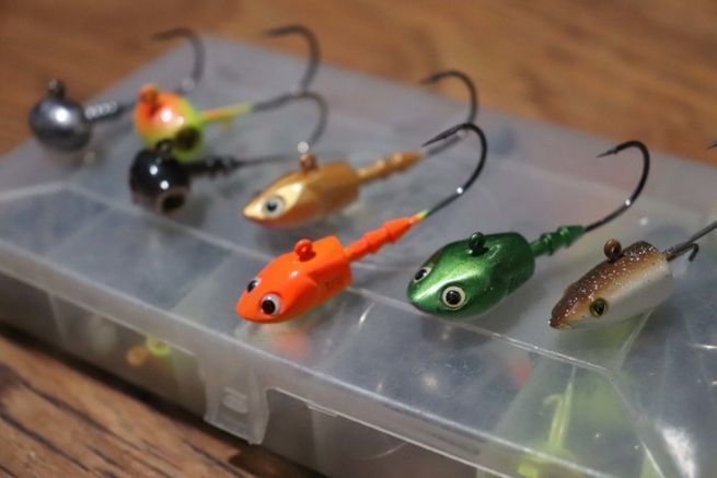 Teste di piombo per la pesca verticale.